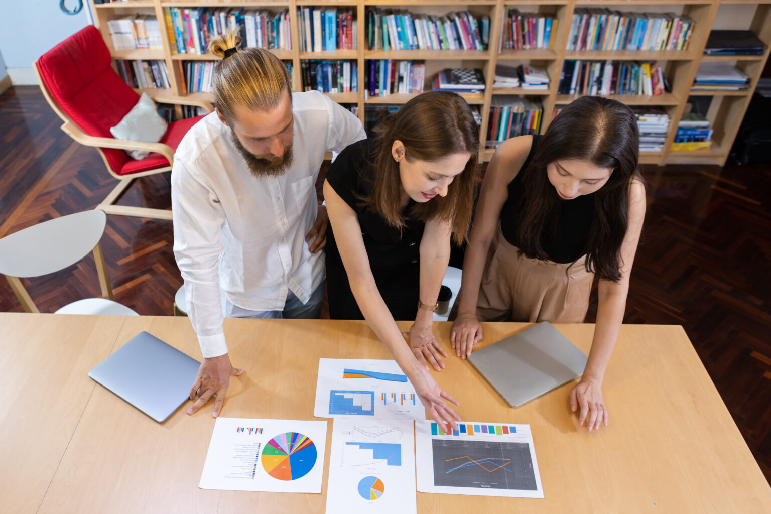 salesforce vs competitors